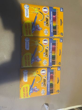 Crayon a couleur affaires scolaires