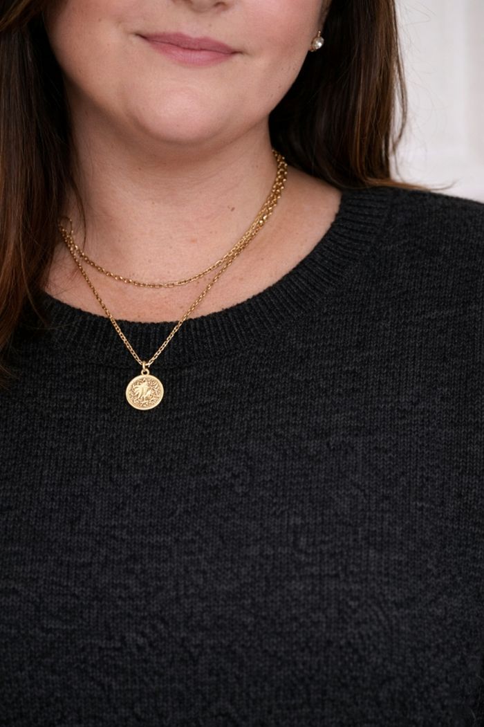 Robe pull en tricot noire au motif marguerites sur les manches Femme taille 54 marque Asos 💍 - photo numéro 3