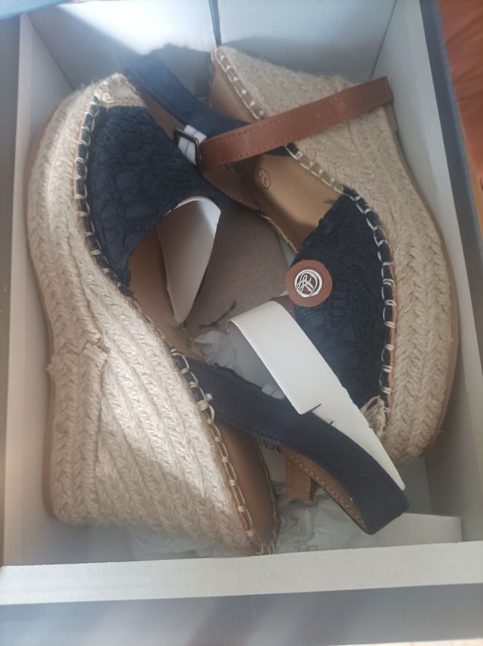 Chaussures femme taille 37 neuve - photo numéro 3