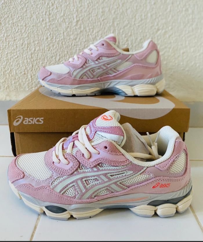 Chaussure Asics gel nyc rose
