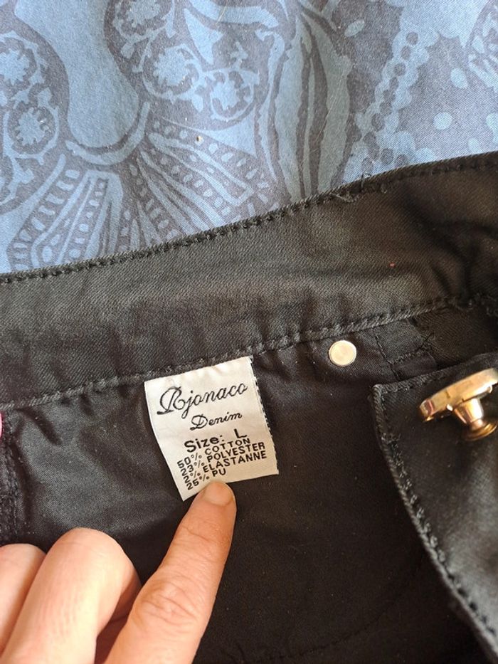 Jupe courte noire T40 - photo numéro 4