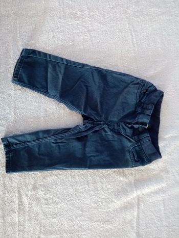 Jean bleu H&M 9-12 mois (réf interne A27)(familleac72)