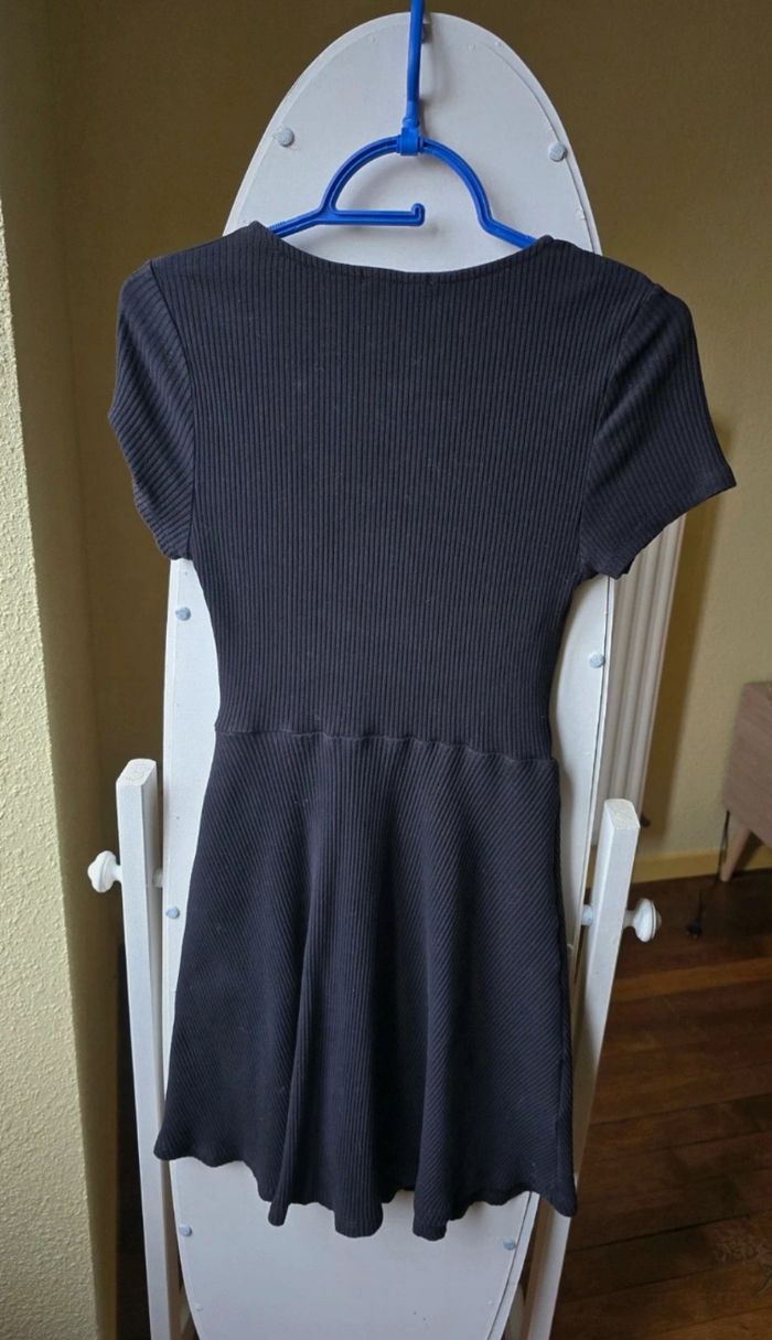 Petite robe noire - photo numéro 2