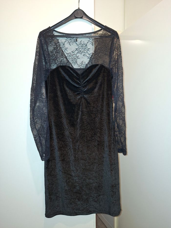 Robe de soirée dentelée