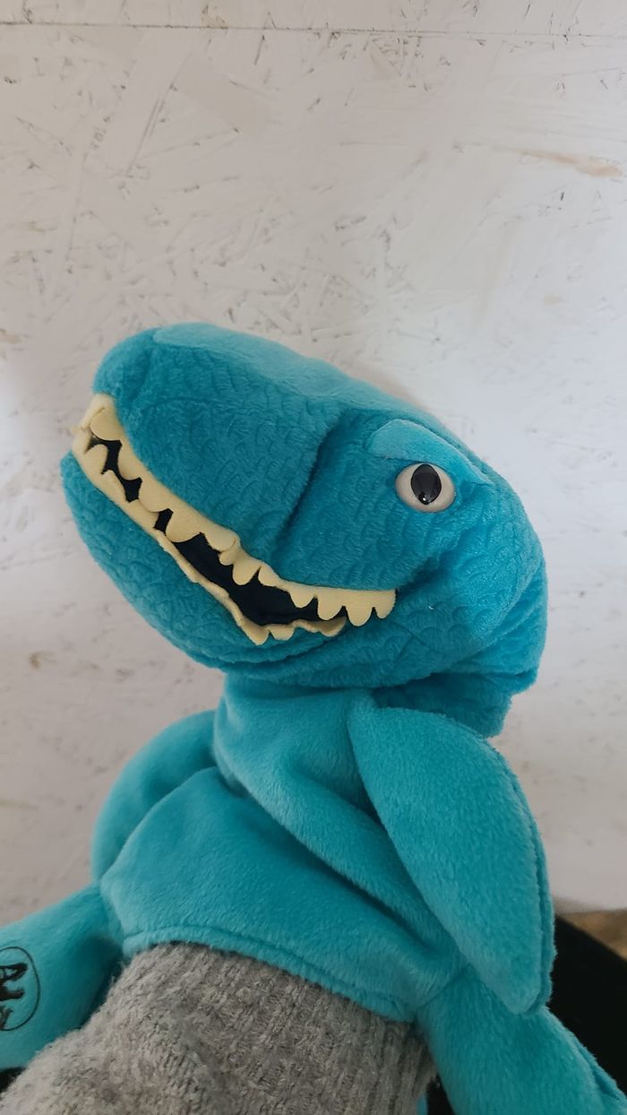Peluche Puppet Jurassic World 25 cm - photo numéro 3