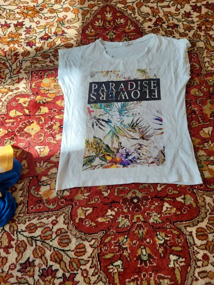 Tee shirt jennyfer Taille s - photo numéro 2