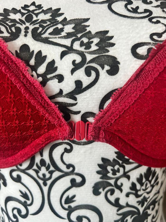 Soutien gorge rouge 85D - photo numéro 2