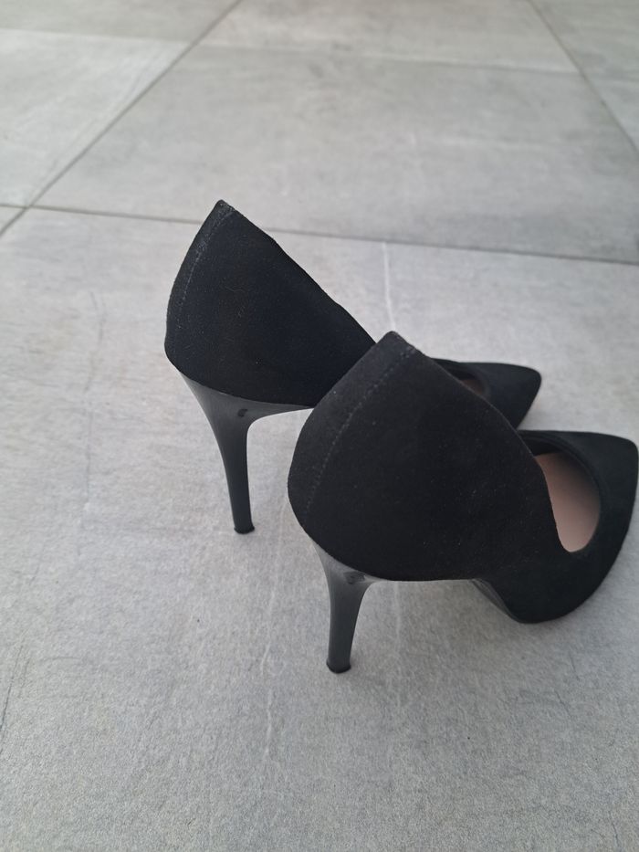 Escarpins noir talon haut en daim Nio Nio 👠 - photo numéro 5