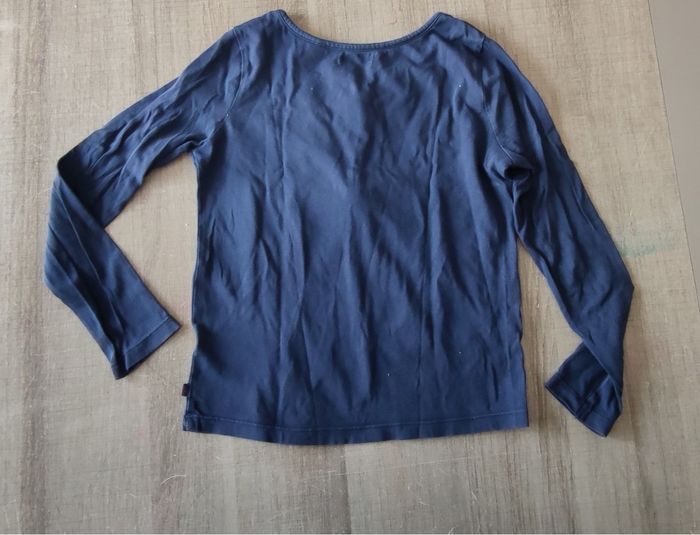 ✨ T-shirt manches longues bleu marine à écussons Okaïdi - T.10 ans - Très bon état - photo numéro 4