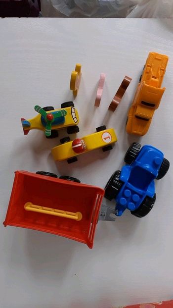 Lot voiture bois ferme etc.