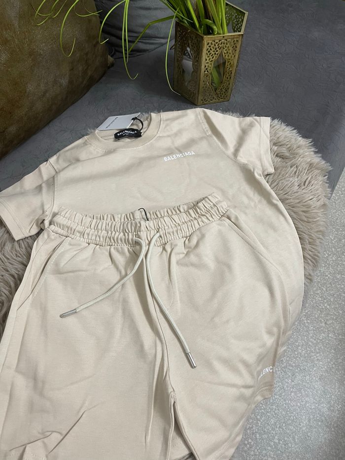Ensemble Ballenciaga Beige