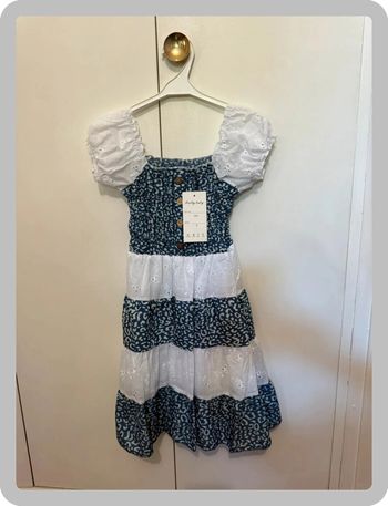 Robe blanche et bleue