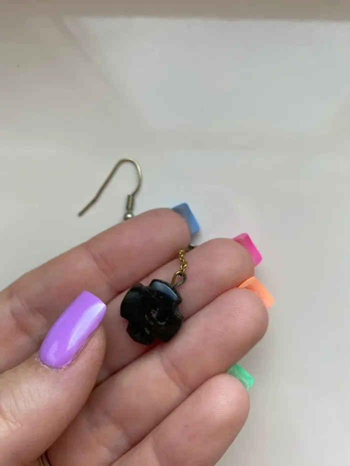 Boucles d’oreilles à perle noire - photo numéro 4