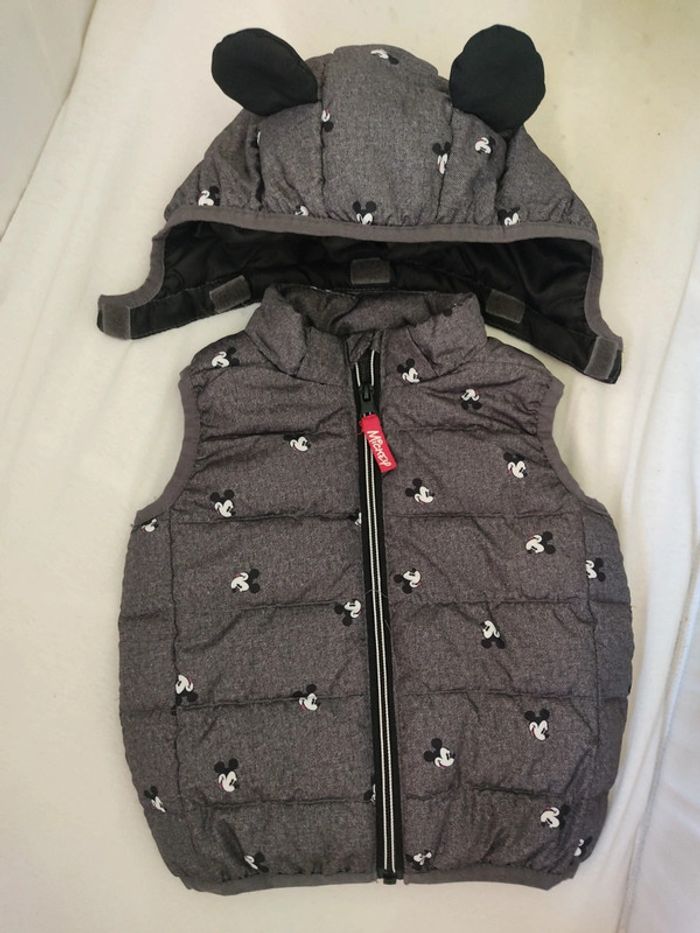 Veste sans manches taille 74 cms