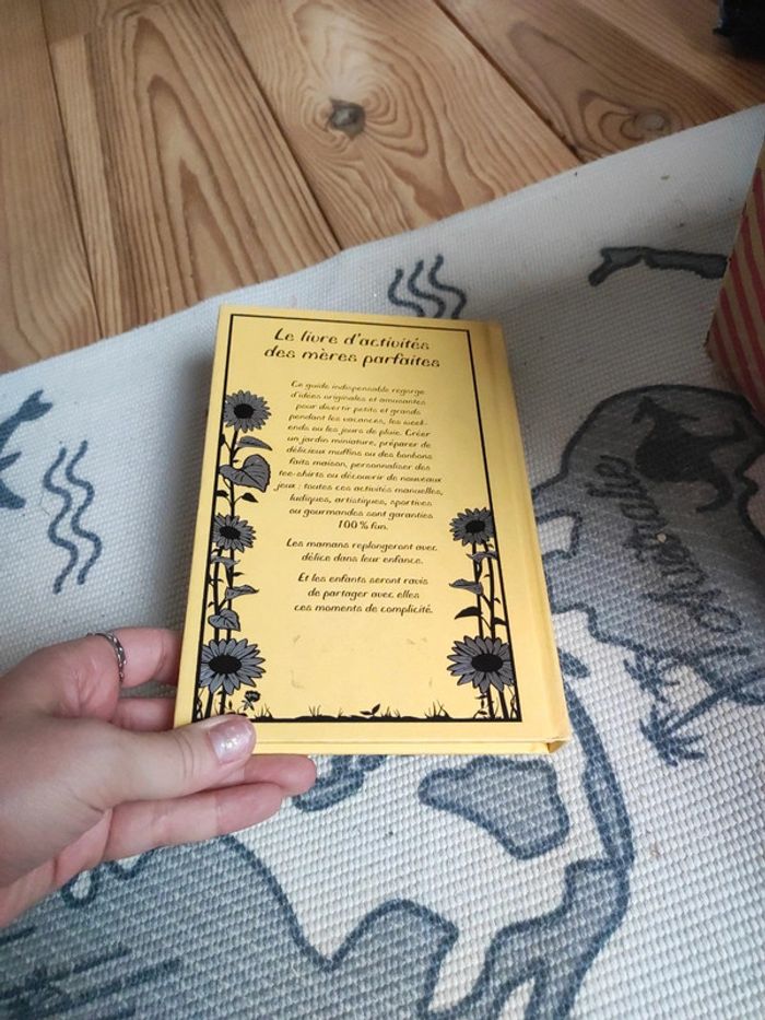 Livre d'activité des mères parfaites - photo numéro 2