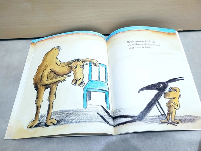 🌺 Livre (école des loisirs) : La chaise bleue - photo numéro 2