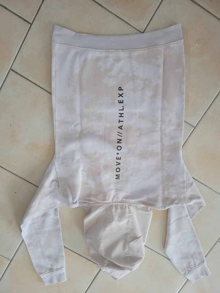 Sweat 24 ans - photo numéro 4