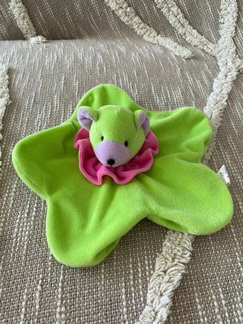 Peluche doudou plat 22cm Naïma ours vert et rose très bon état