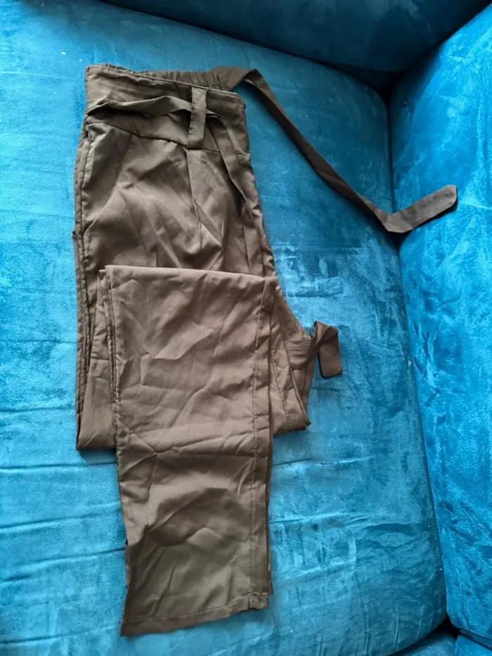 4 pantalons noirs taille 38 - photo numéro 2