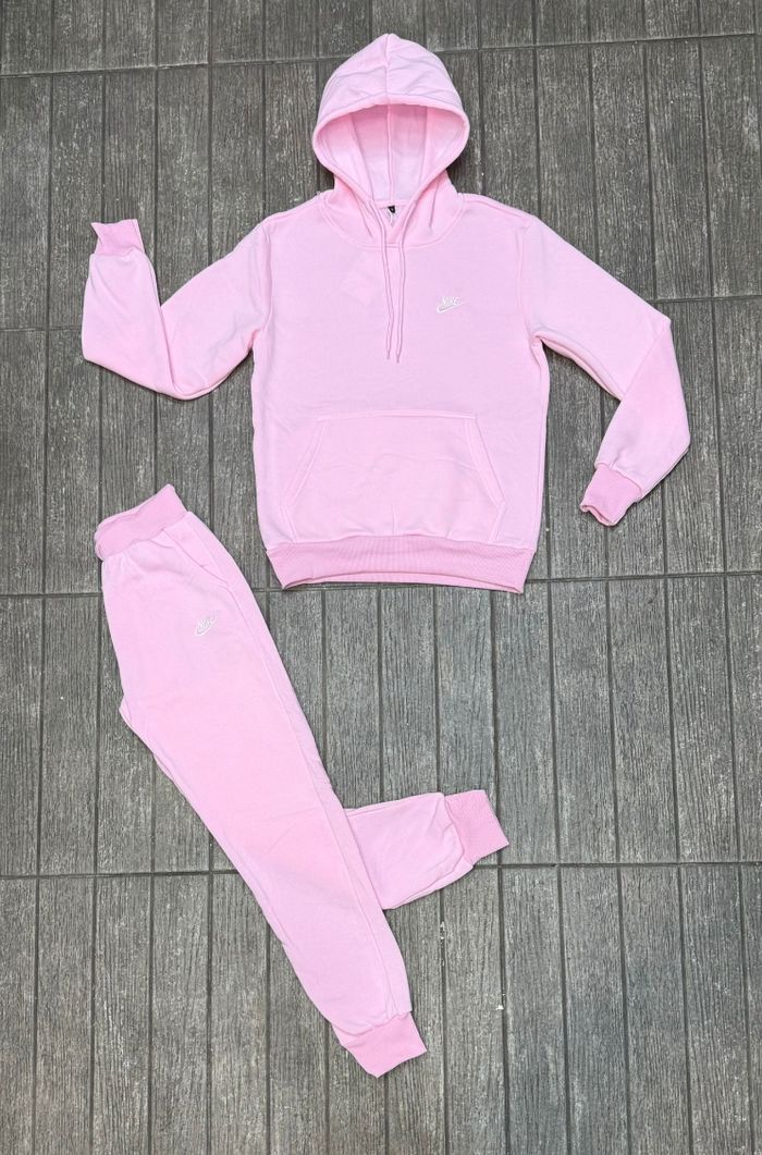 Ensemble Nike