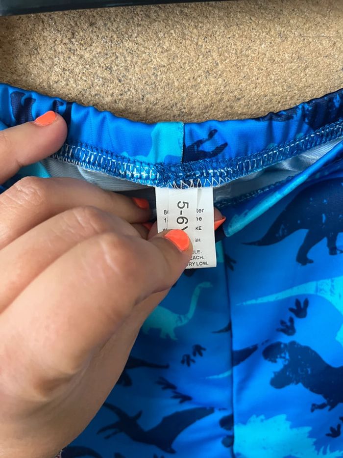 Maillot de bain 5-6 ans neuf taille grand - photo numéro 2