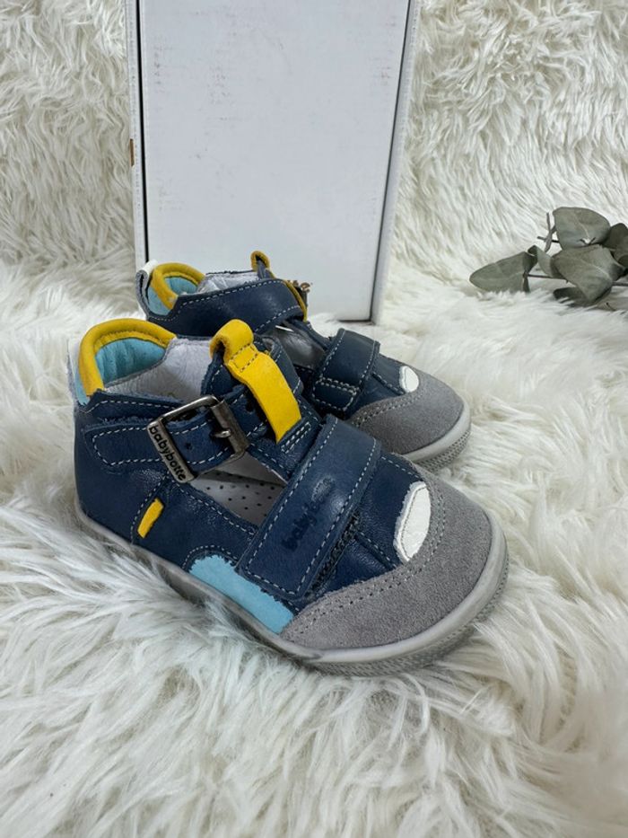 Paire de chaussures Babybotte taille 19 - photo numéro 2