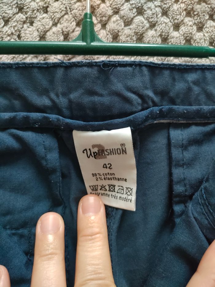 Pantalon femme taille 42 en très bon état - photo numéro 3