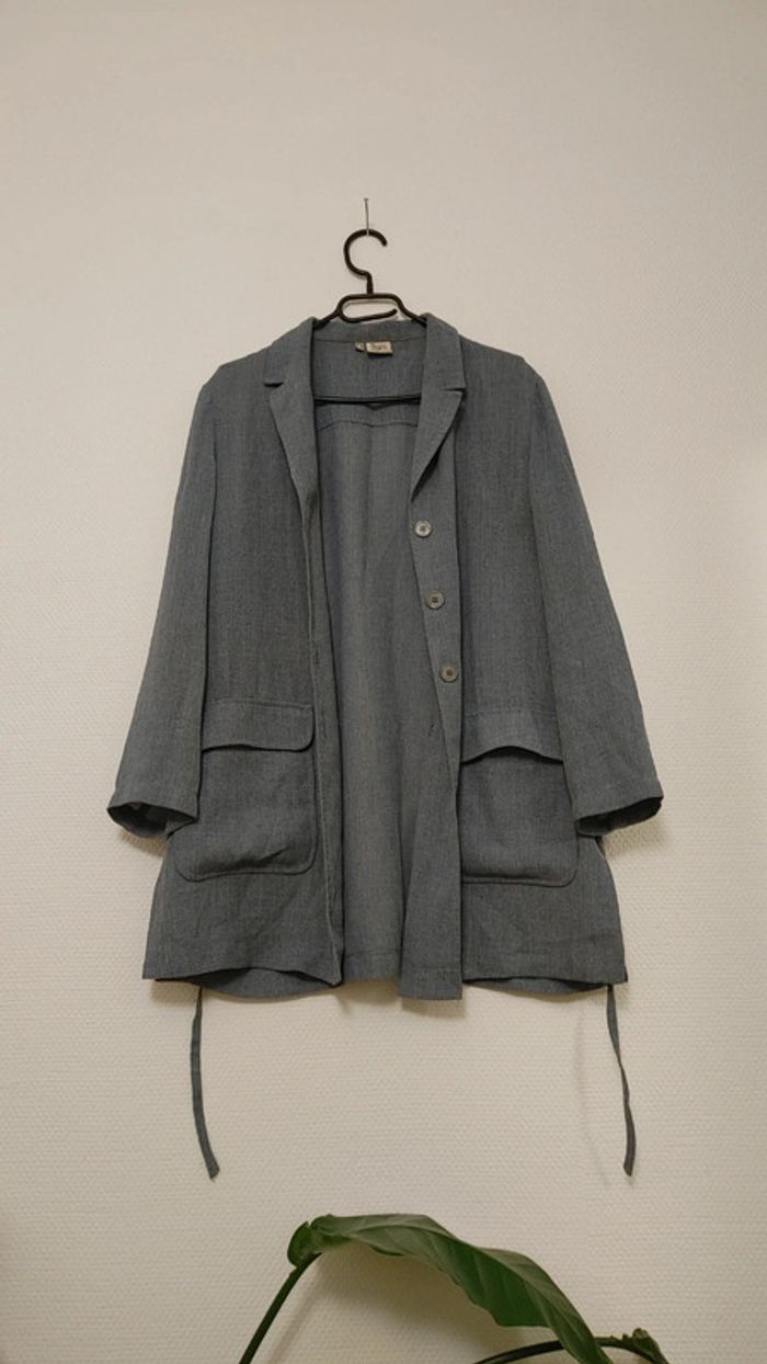 Veste gris fluide ceinture bouton 2 poches latérales col