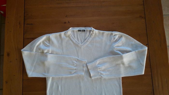 Parfait état : pull blanc 100%coton, col en V, taille M - photo numéro 3