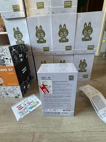 Popmart Labubu 10th anniversary  exclusif Paris