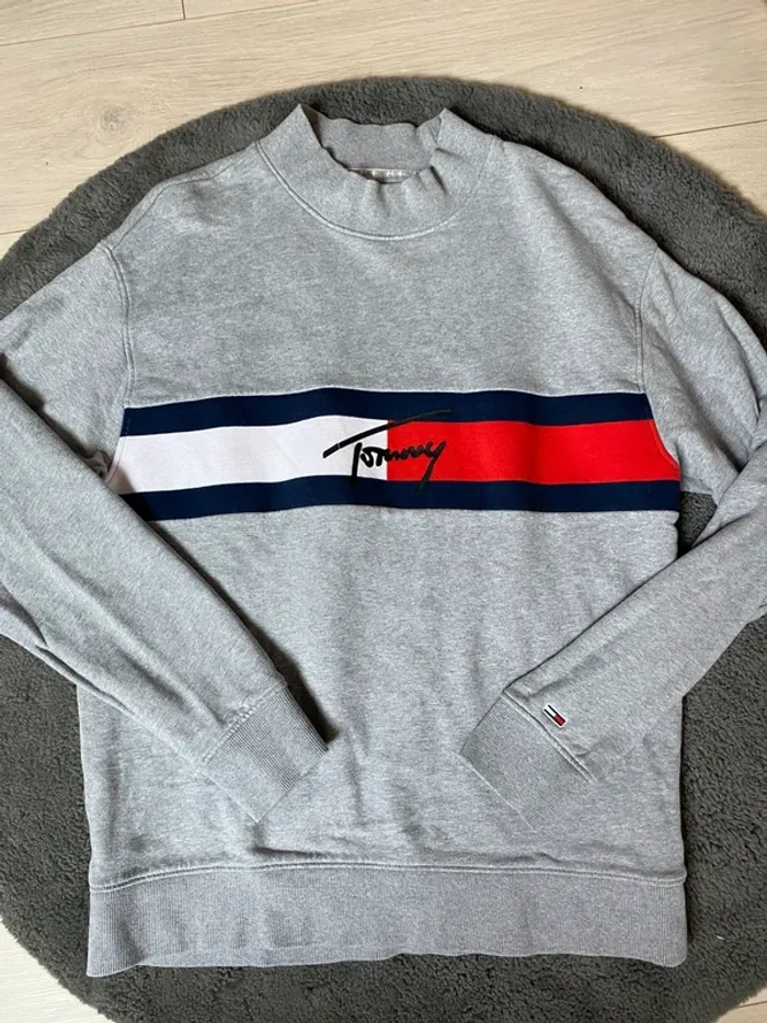 Sweat Tommy Hilfiger Taille M Style iconique & confort assuré