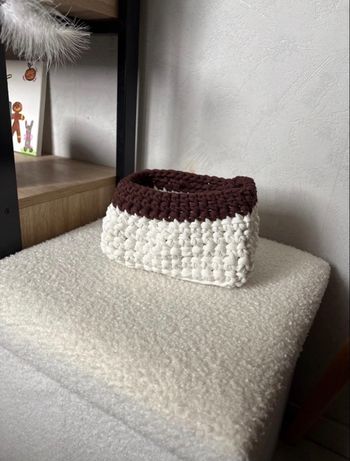 Panière en crochet marron et blanc - neuf