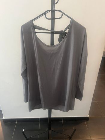 Tee-shirt manche longue gris Taille XL.