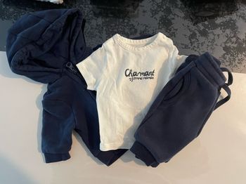 Ensemble bleu marine 1 mois