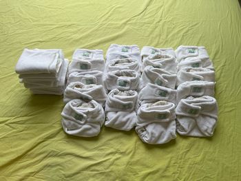 Lot 20 couches  nouveau-né (2,5kg à 3,5/4kg) + inserts bambou Demain Propre