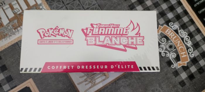 Pokémon - ETB - Coffret dresseur d'elite EV10.5 flamme blanche ( bloc écarlate et violet ) - photo numéro 7