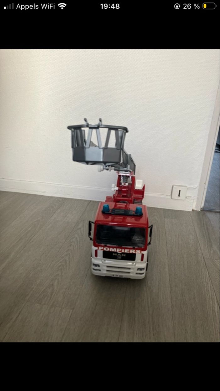 Camion de pompier MAN - photo numéro 4