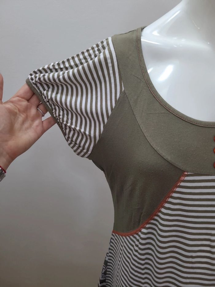 Jolie tunique taille 3 - photo numéro 4