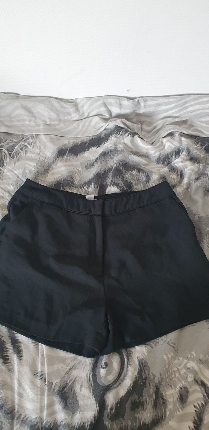 Short noir H&M 42