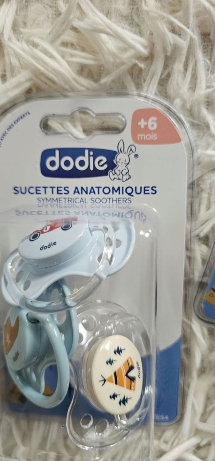 Lot de 6 sucettes anatomiques Dodie 6 mois + - photo numéro 4