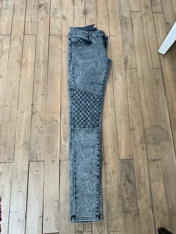 Jean noir et gris