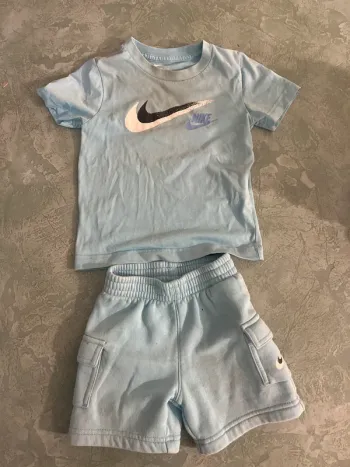 Ensemble Nike