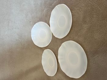 Lot de 4 petites assiettes – dessert ou dessous de tasse