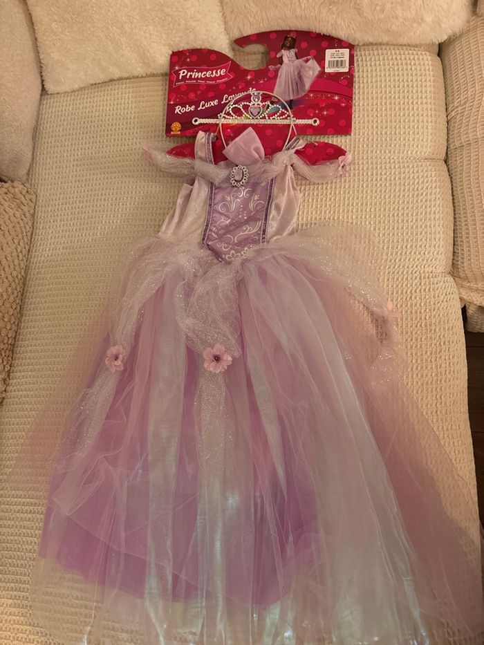 Robe de princesse 5-6 ans avec couronne diadème et gants