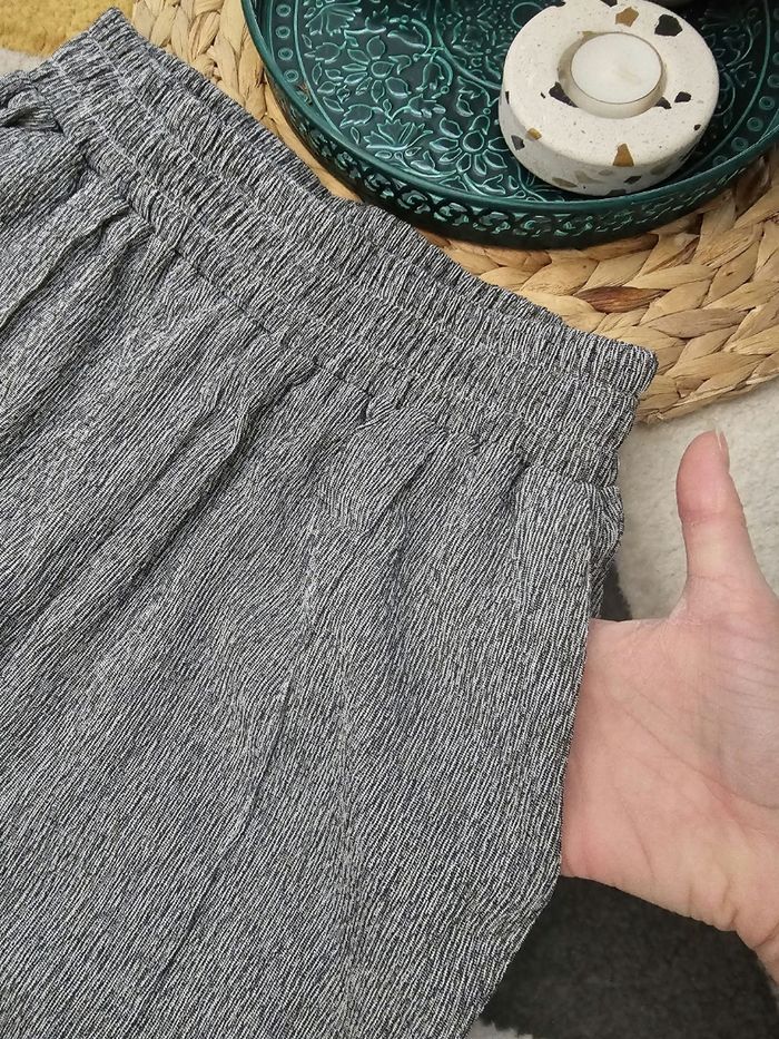 Joli pantalon gris large neuf Asos taille 34 - photo numéro 4