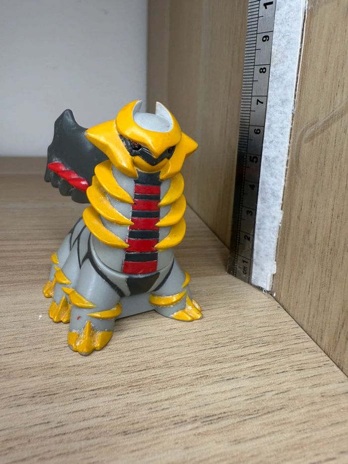 Figurine giratina Pokémon