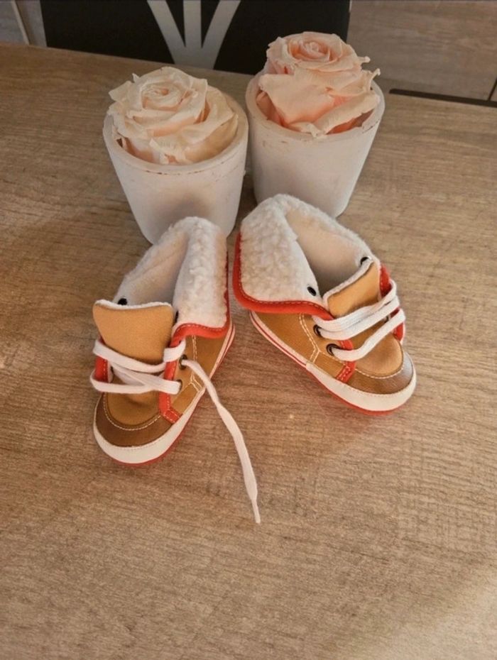 Lot de chaussures bébé toutes tailles - photo numéro 2