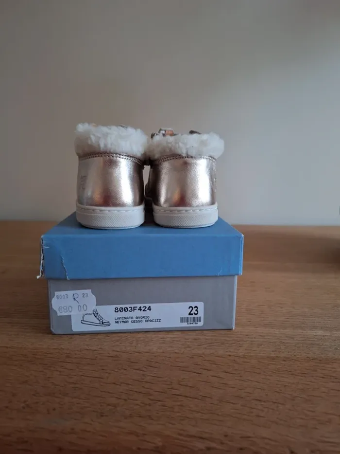 Nieuwe schoenen goudkleurig - photo numéro 4