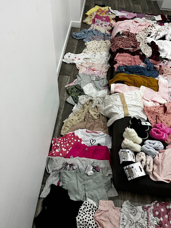 Énorme lot +163 articles – Bébé 0-6 mois– Hiver et été – Bon état - photo numéro 2