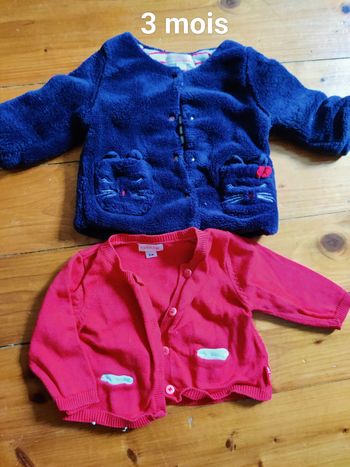 2 gilets fille ML 3m